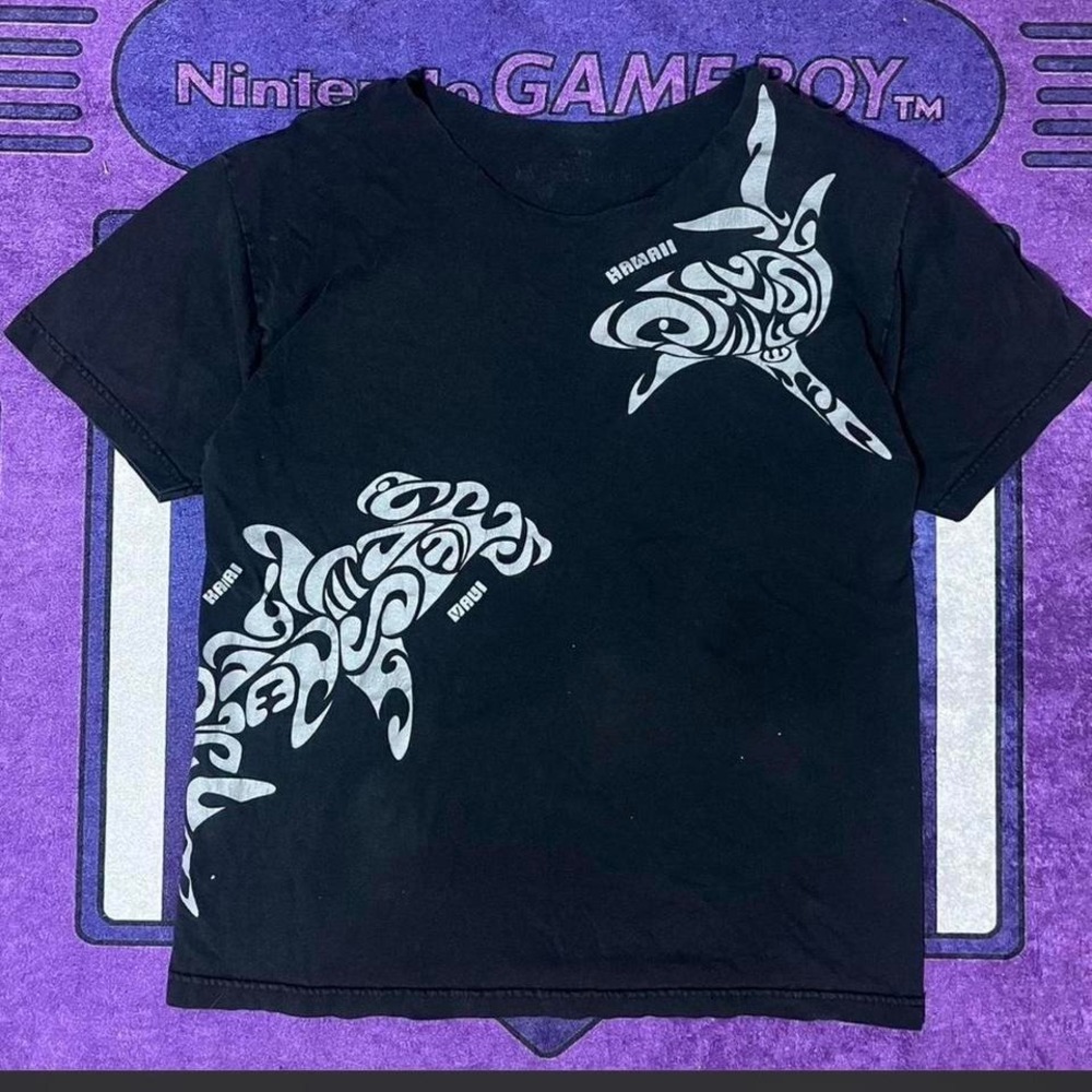 vintage y2k Black and white hawaii shark all around graphic tee size medium